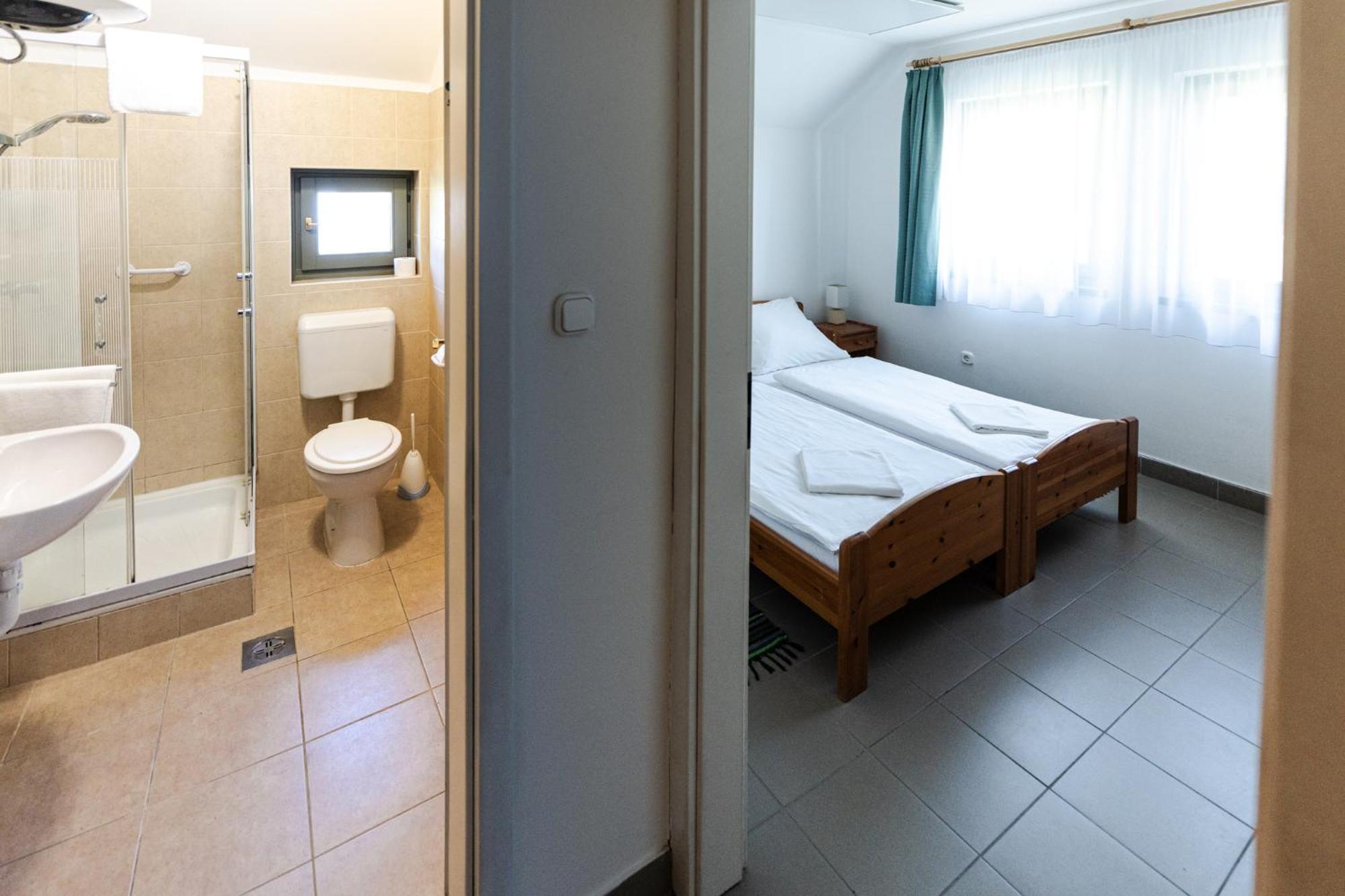 Sziget Hotel Veranka Ersekcsanad Luaran gambar